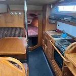 Lovely Sailingboat Room Near Center